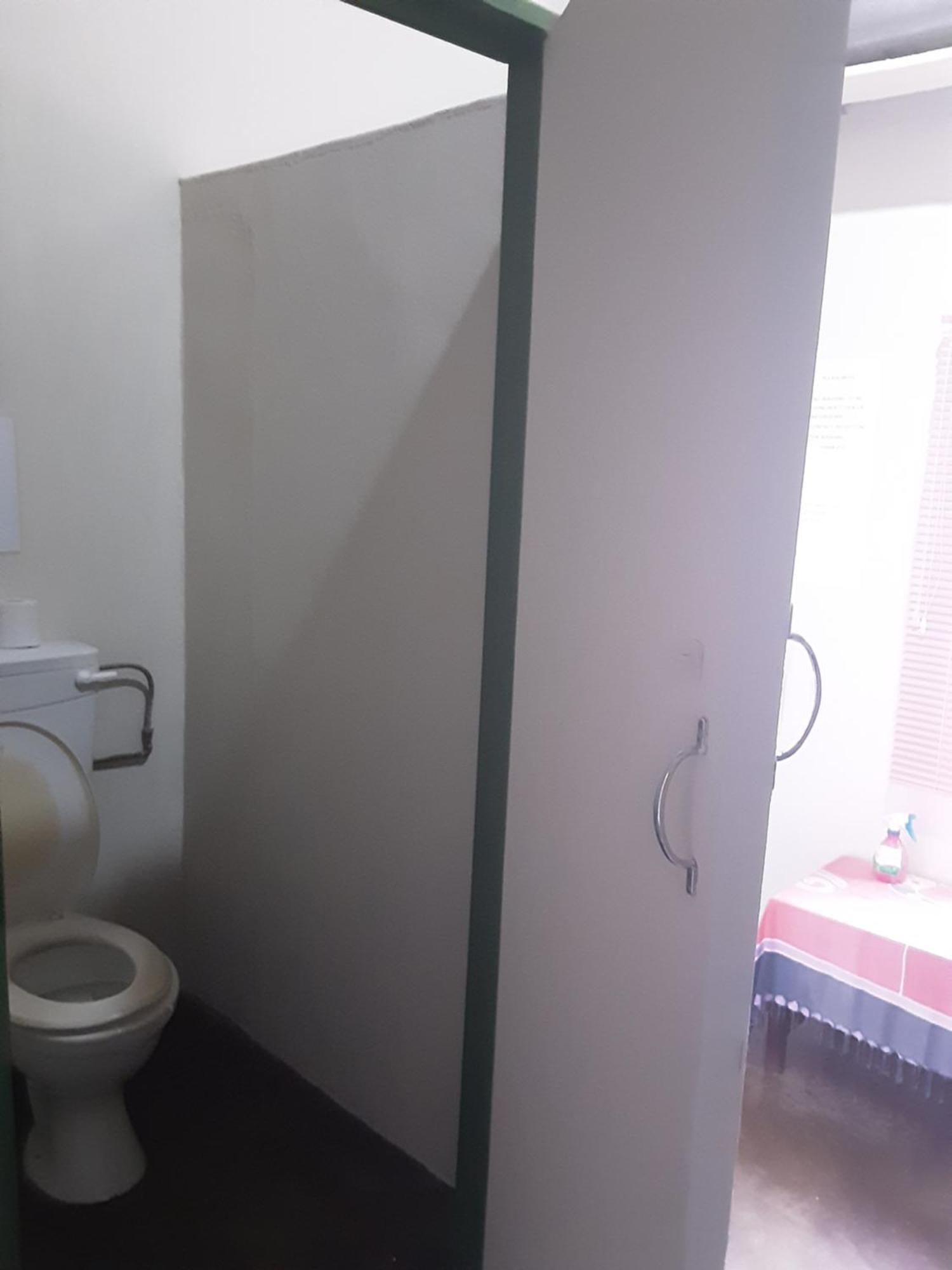 Kai-Oms Backpackers Lodge Outjo Ngoại thất bức ảnh
